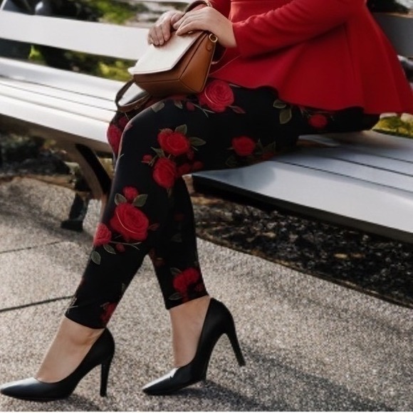 TORRID Roses Print Full Length Leggings w/Pockets NWT Size 3X - Picture 11 of 13